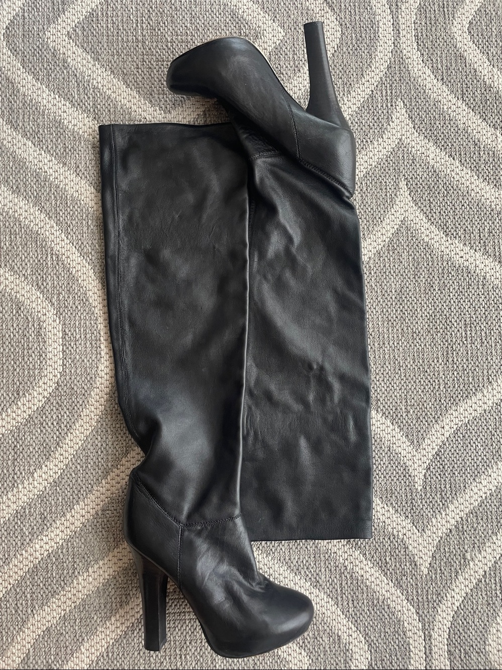 Aldo over the knee boots black leather invisible platform US 8 round toe